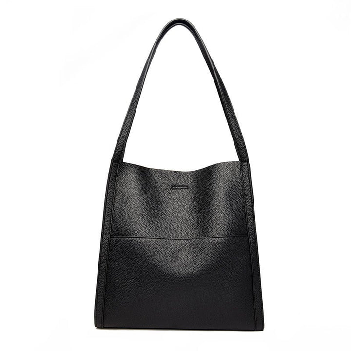 Corinne - Elegant and spacious leather shoulder bag