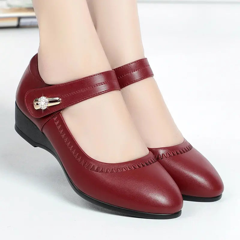 Avenyssa – Elegant Mid-Heel Comfort Shoes