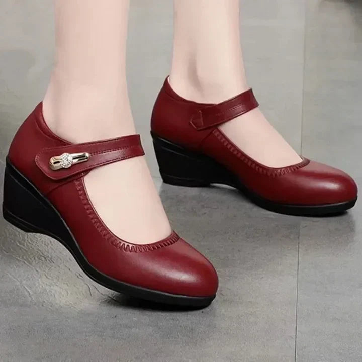 Avenyssa – Elegant Mid-Heel Comfort Shoes