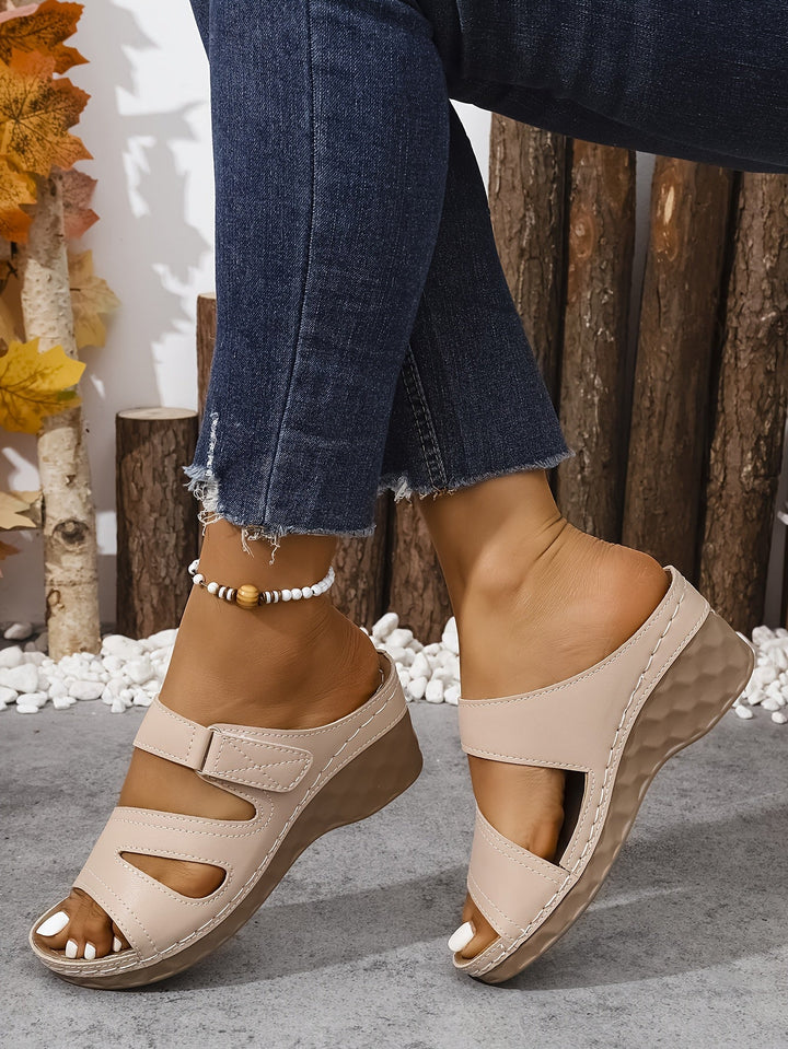 Serilda - Elegant Heeled Sandal with Adjustable Strap
