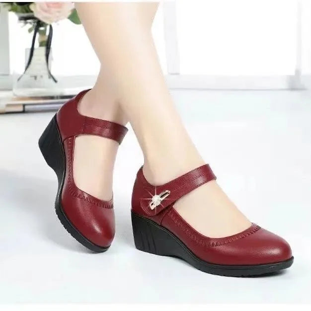 Avenyssa – Elegant Mid-Heel Comfort Shoes